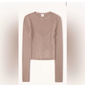 Abercrombie top
In great shape